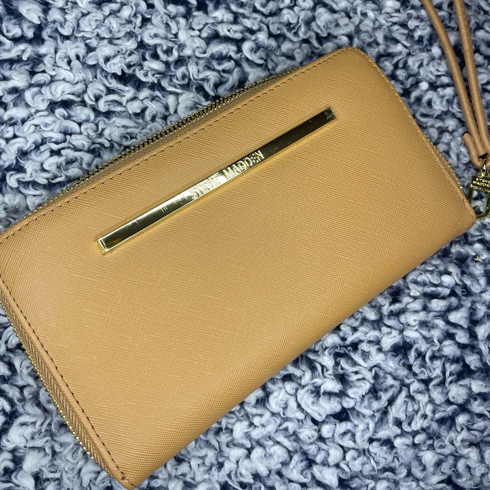 Steve Madden Compact wallet